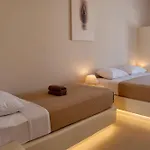 Cycladic Charm فندق