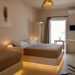 Cycladic Charm فندق ناوسا