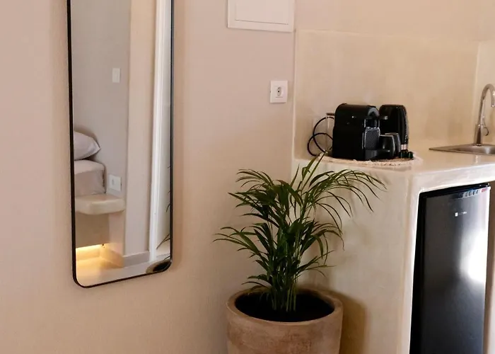 Cycladic Charm * Naousa (Paros)