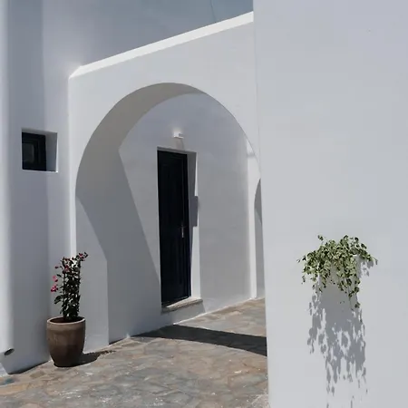 Cycladic Charm Отель *