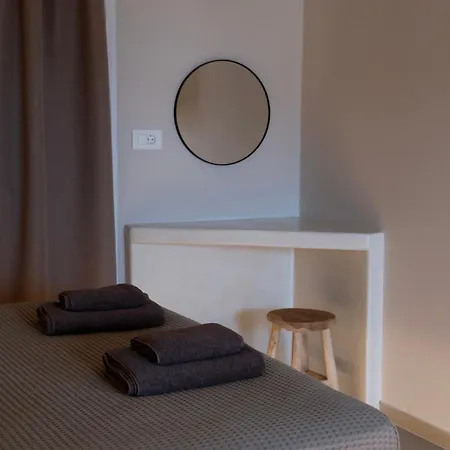 Cycladic Charm Отель Науса