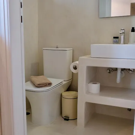Отель Cycladic Charm Науса